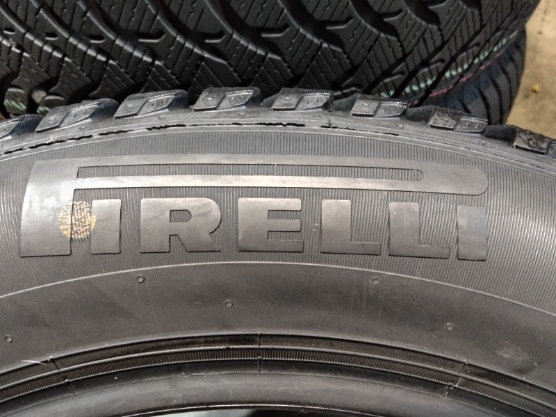 2 Gomme usate 205 55 16 Pneumatici Invernali PIRELLI 2 Gomme usate 205 55 16 Pneumatici Invernali PIRELLI