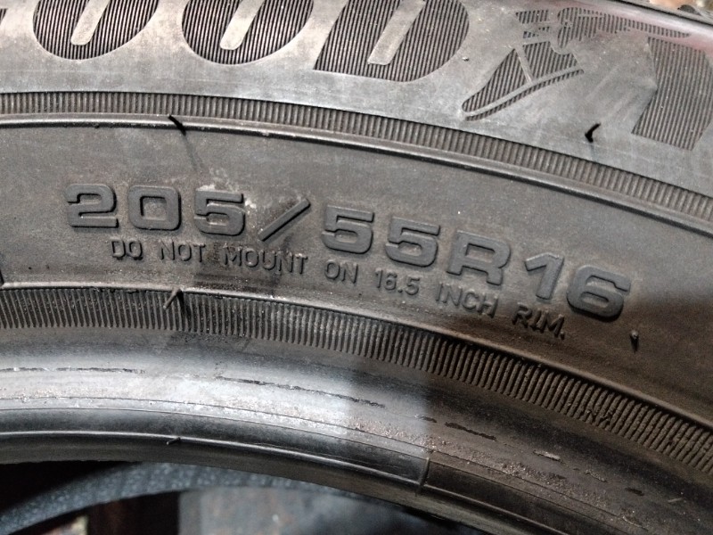 2 Gomme usate 205 55 16 Pneumatici Invernali GOODYEAR 2 Gomme usate 205 55 16 Pneumatici Invernali GOODYEAR