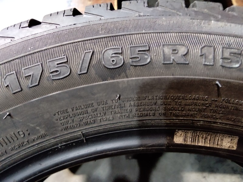 4 Gomme usate 175 65 15 Pneumatici Invernali MICHELIN 4 Gomme usate 175 65 15 Pneumatici Invernali MICHELIN