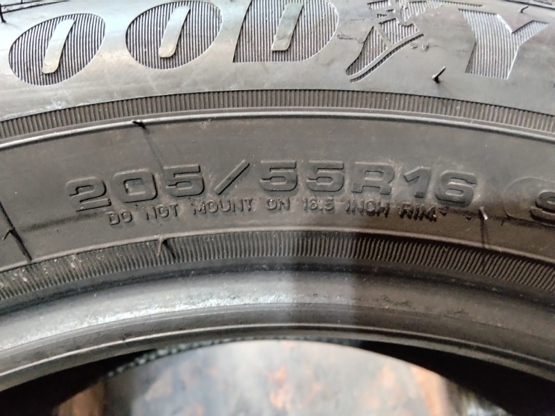 4 Gomme usate 205 55 16 Pneumatici Invernali GOODYEAR 4 Gomme usate 205 55 16 Pneumatici Invernali GOODYEAR