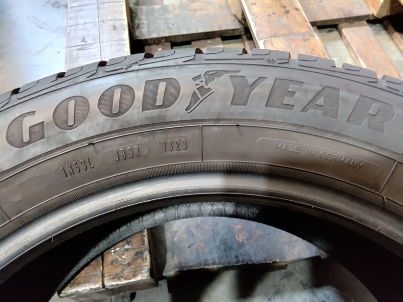 4 Gomme usate 235 55 18 Pneumatici Invernali GOODYEAR 4 Gomme usate 235 55 18 Pneumatici Invernali GOODYEAR