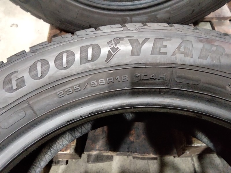 4 Gomme usate 235 55 18 Pneumatici Invernali GOODYEAR 4 Gomme usate 235 55 18 Pneumatici Invernali GOODYEAR