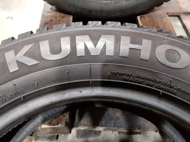 4 Gomme usate 205 60 16 Pneumatici Invernali KUMHO 4 Gomme usate 205 60 16 Pneumatici Invernali KUMHO