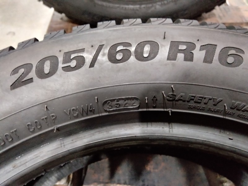 4 Gomme usate 205 60 16 Pneumatici Invernali KUMHO 4 Gomme usate 205 60 16 Pneumatici Invernali KUMHO