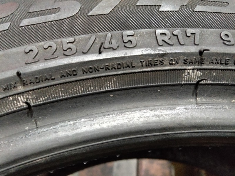 4 Gomme usate 225 45 17 Pneumatici Invernali PIRELLI 4 Gomme usate 225 45 17 Pneumatici Invernali PIRELLI