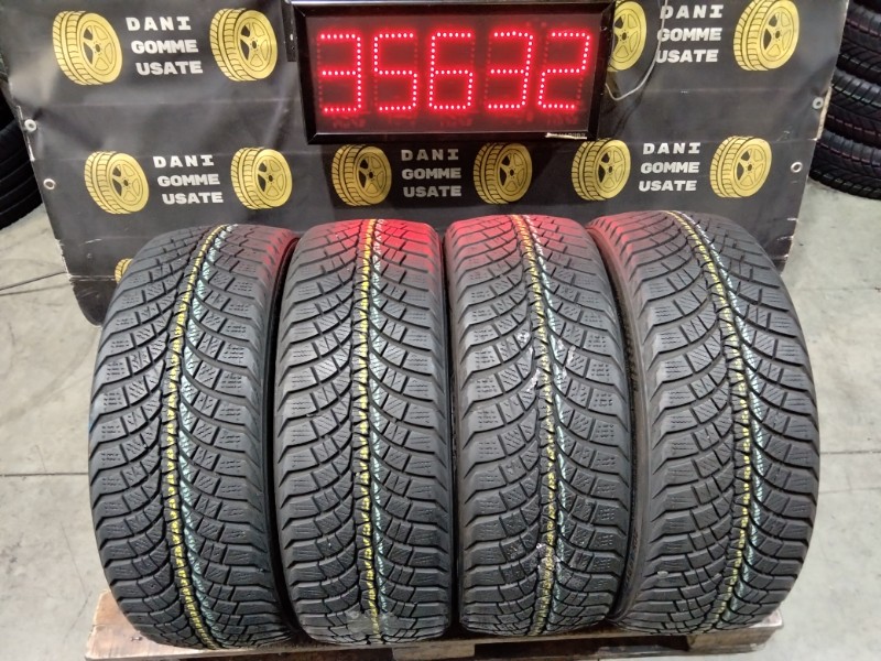 4 Gomme usate 205 45 17 Pneumatici Invernali KUMHO 4 Gomme usate 205 45 17 Pneumatici Invernali KUMHO
