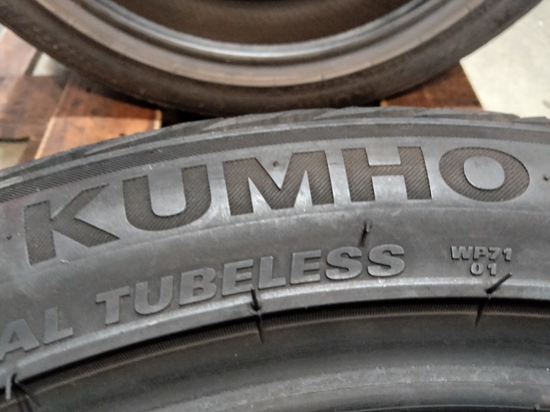 4 Gomme usate 205 45 17 Pneumatici Invernali KUMHO 4 Gomme usate 205 45 17 Pneumatici Invernali KUMHO