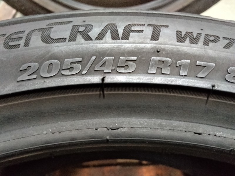 4 Gomme usate 205 45 17 Pneumatici Invernali KUMHO 4 Gomme usate 205 45 17 Pneumatici Invernali KUMHO