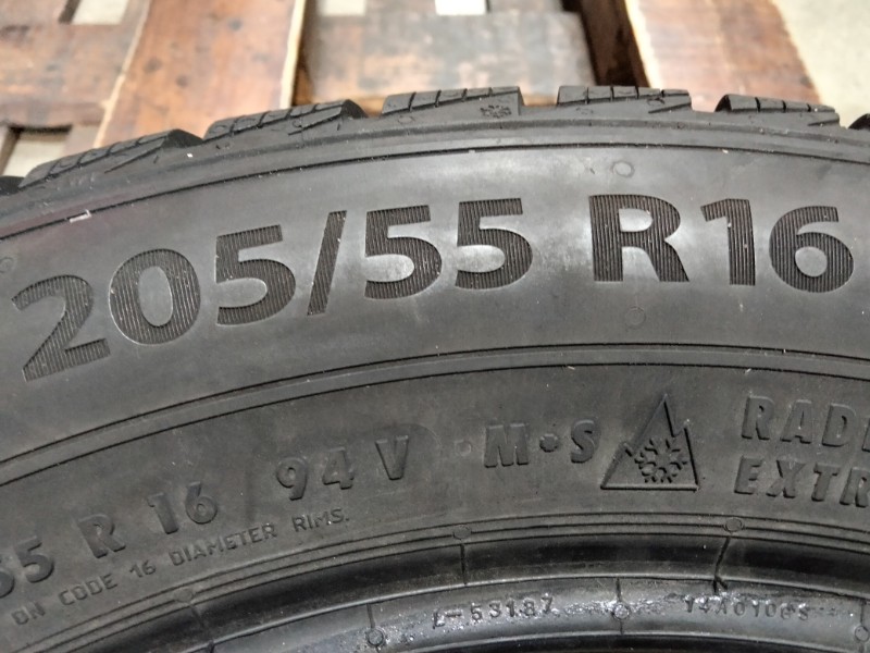 2 Gomme usate 205 55 16 Pneumatici Invernali BARUM 2 Gomme usate 205 55 16 Pneumatici Invernali BARUM