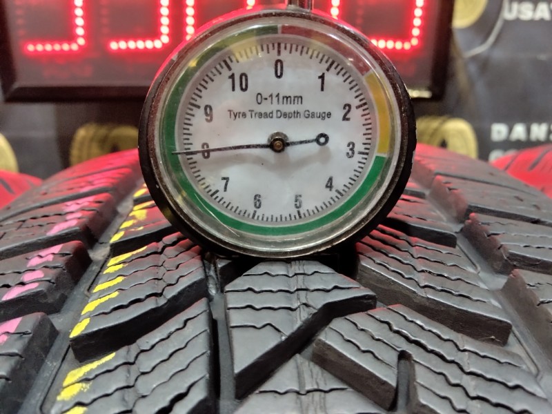 4 Gomme usate 205 55 16 Pneumatici Invernali DUNLOP 4 Gomme usate 205 55 16 Pneumatici Invernali DUNLOP