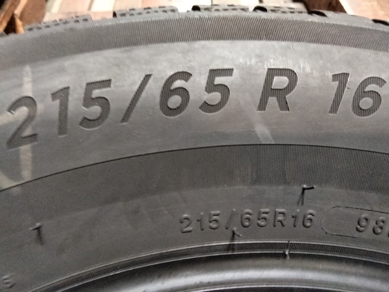 4 Gomme usate 215 65 16 Pneumatici Invernali MICHELIN 4 Gomme usate 215 65 16 Pneumatici Invernali MICHELIN