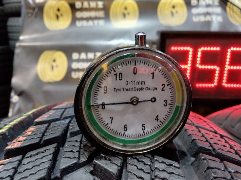 4 Gomme usate 215 60 17 Pneumatici Invernali GOODYEAR 4 Gomme usate 215 60 17 Pneumatici Invernali GOODYEAR