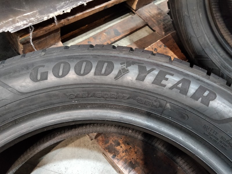 4 Gomme usate 215 60 17 Pneumatici Invernali GOODYEAR 4 Gomme usate 215 60 17 Pneumatici Invernali GOODYEAR