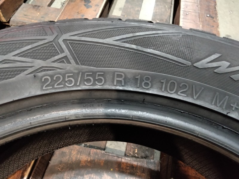 4 Gomme usate 225 55 18 Pneumatici Invernali VREDESTEIN 4 Gomme usate 225 55 18 Pneumatici Invernali VREDESTEIN