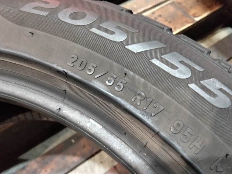 2 Gomme usate 205 55 17 Pneumatici Invernali PIRELLI 2 Gomme usate 205 55 17 Pneumatici Invernali PIRELLI