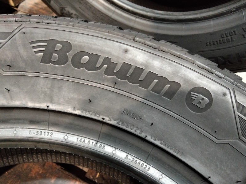 4 Gomme usate 215 65 17 Pneumatici Invernali BARUM 4 Gomme usate 215 65 17 Pneumatici Invernali BARUM