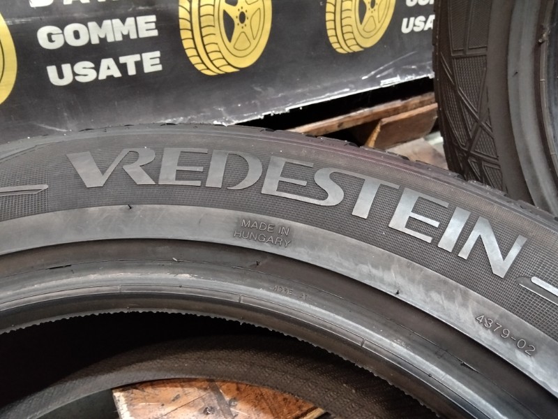 4 Gomme usate 235 55 19 Pneumatici Invernali VREDESTEIN 4 Gomme usate 235 55 19 Pneumatici Invernali VREDESTEIN