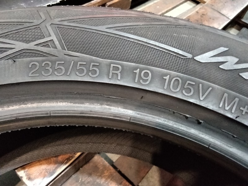 4 Gomme usate 235 55 19 Pneumatici Invernali VREDESTEIN 4 Gomme usate 235 55 19 Pneumatici Invernali VREDESTEIN