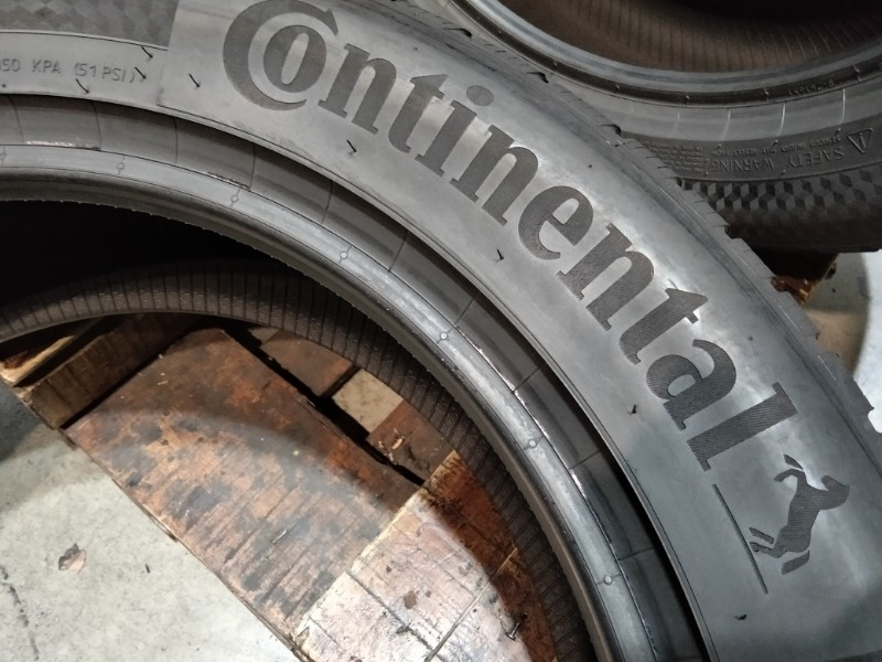 4 Gomme usate 225 55 18 Pneumatici Invernali CONTINENTAL 4 Gomme usate 225 55 18 Pneumatici Invernali CONTINENTAL