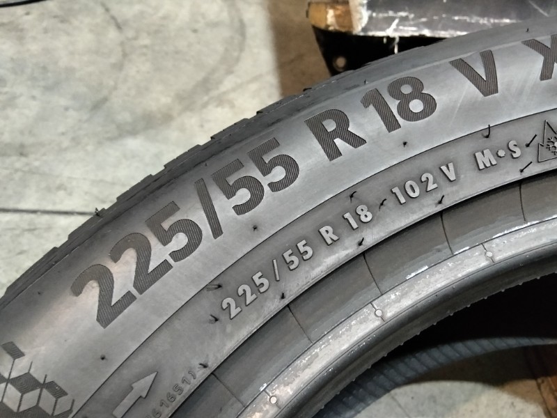 4 Gomme usate 225 55 18 Pneumatici Invernali CONTINENTAL 4 Gomme usate 225 55 18 Pneumatici Invernali CONTINENTAL