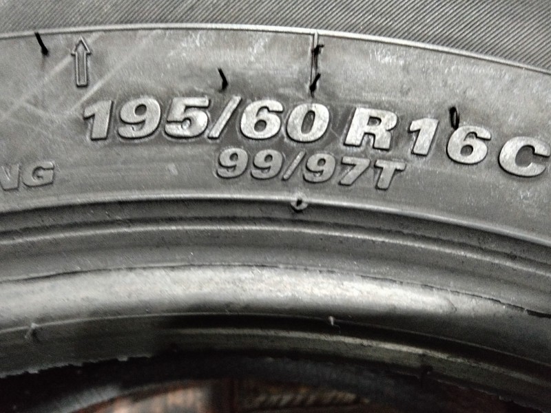 4 Gomme usate 195 60 16 C Pneumatici Invernali KUMHO 4 Gomme usate 195 60 16 C Pneumatici Invernali KUMHO