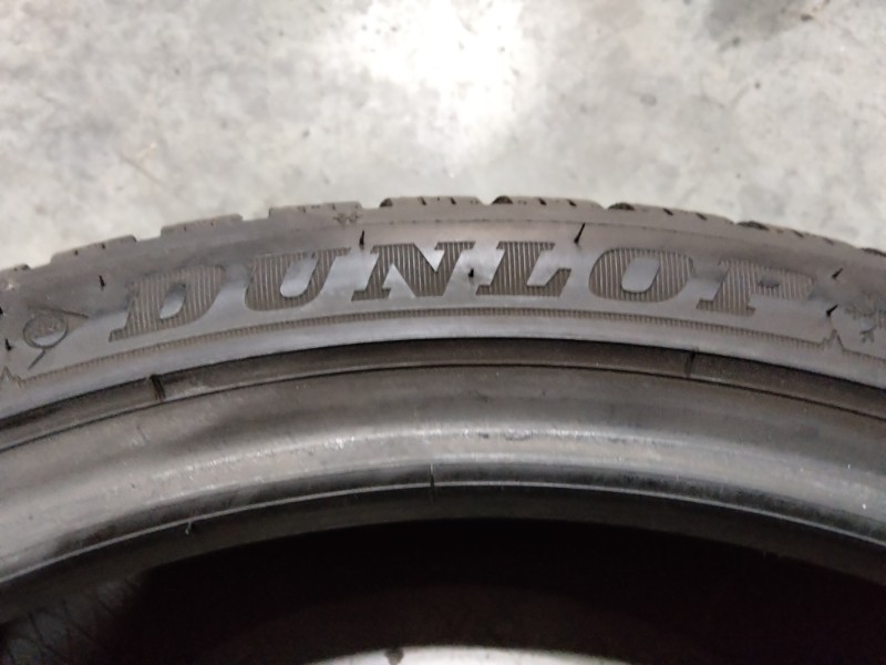 1 Gomma usata 225 40 18 Pneumatici Invernali DUNLOP 1 Gomma usata 225 40 18 Pneumatici Invernali DUNLOP