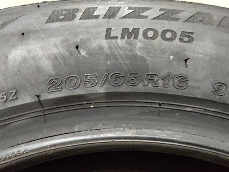 4 Gomme usate 205 65 16 Pneumatici Invernali BRIDGESTONE 4 Gomme usate 205 65 16 Pneumatici Invernali BRIDGESTONE