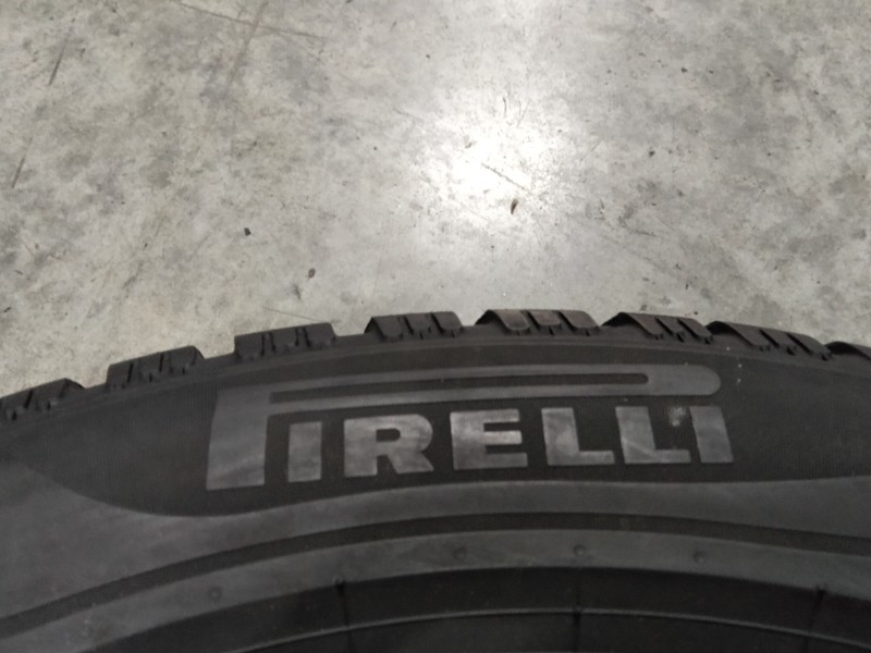 2 Gomme usate 215 55 17 Pneumatici Invernali PIRELLI 2 Gomme usate 215 55 17 Pneumatici Invernali PIRELLI
