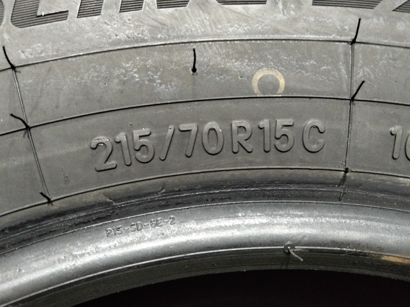 2 Gomme usate 215 70 15 C Pneumatici Invernali TOYO 2 Gomme usate 215 70 15 C Pneumatici Invernali TOYO