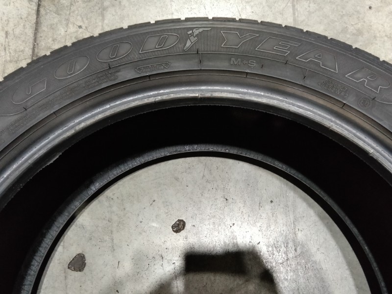2 Gomme usate 235 50 20 Pneumatici 4 Stagioni GOODYEAR 2 Gomme usate 235 50 20 Pneumatici 4 Stagioni GOODYEAR