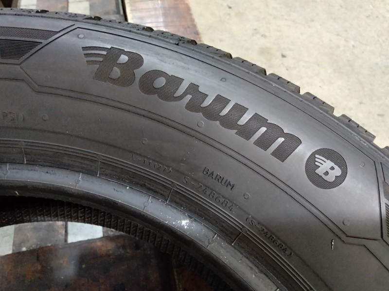4 Gomme usate 205 60 16 Pneumatici Invernali BARUM 4 Gomme usate 205 60 16 Pneumatici Invernali BARUM