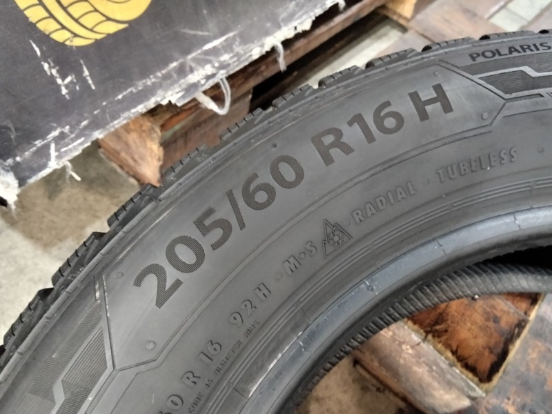 4 Gomme usate 205 60 16 Pneumatici Invernali BARUM 4 Gomme usate 205 60 16 Pneumatici Invernali BARUM
