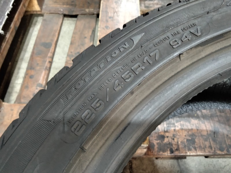 4 Gomme usate 225 45 17 Pneumatici Invernali FULDA 4 Gomme usate 225 45 17 Pneumatici Invernali FULDA