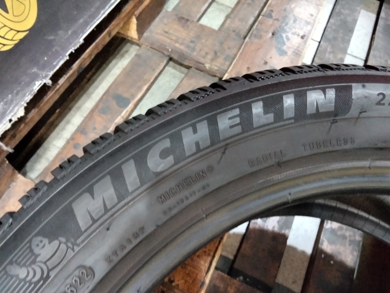 2 Gomme usate 225 50 17 Pneumatici Invernali MICHELIN 2 Gomme usate 225 50 17 Pneumatici Invernali MICHELIN