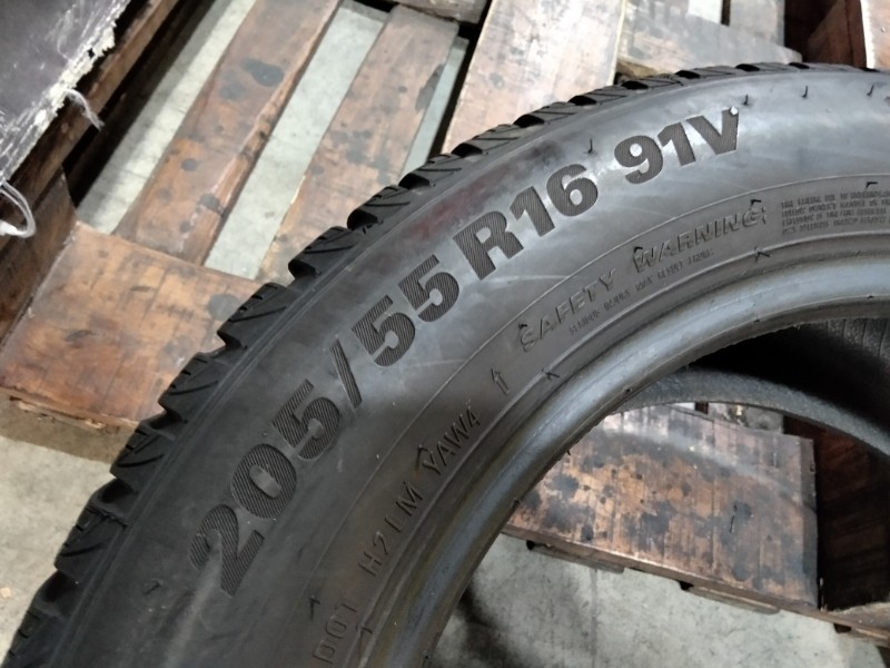 4 Gomme usate 205 55 16 Pneumatici Invernali KUMHO 4 Gomme usate 205 55 16 Pneumatici Invernali KUMHO