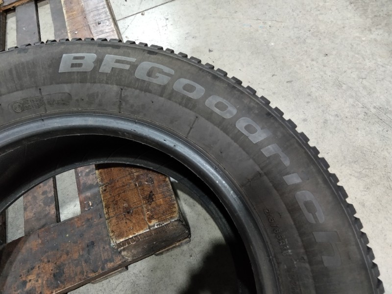 4 Gomme usate 215 65 16 Pneumatici Invernali BF GOODRICH 4 Gomme usate 215 65 16 Pneumatici Invernali BF GOODRICH