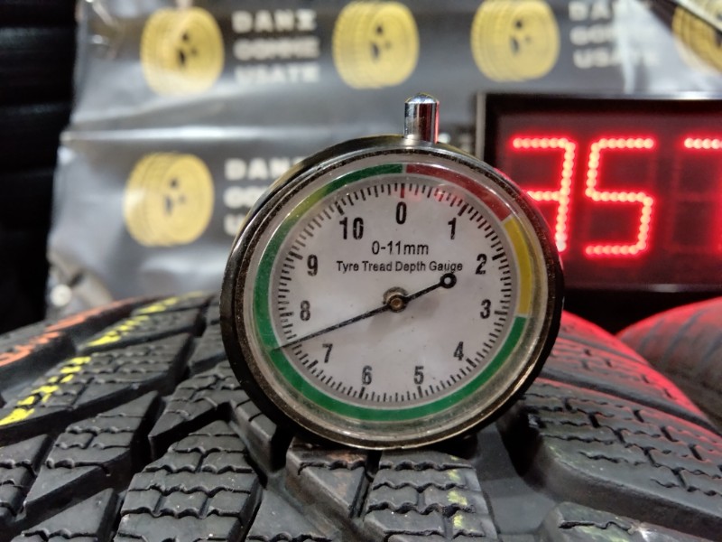 4 Gomme usate 225 55 18 Pneumatici Invernali DUNLOP 4 Gomme usate 225 55 18 Pneumatici Invernali DUNLOP