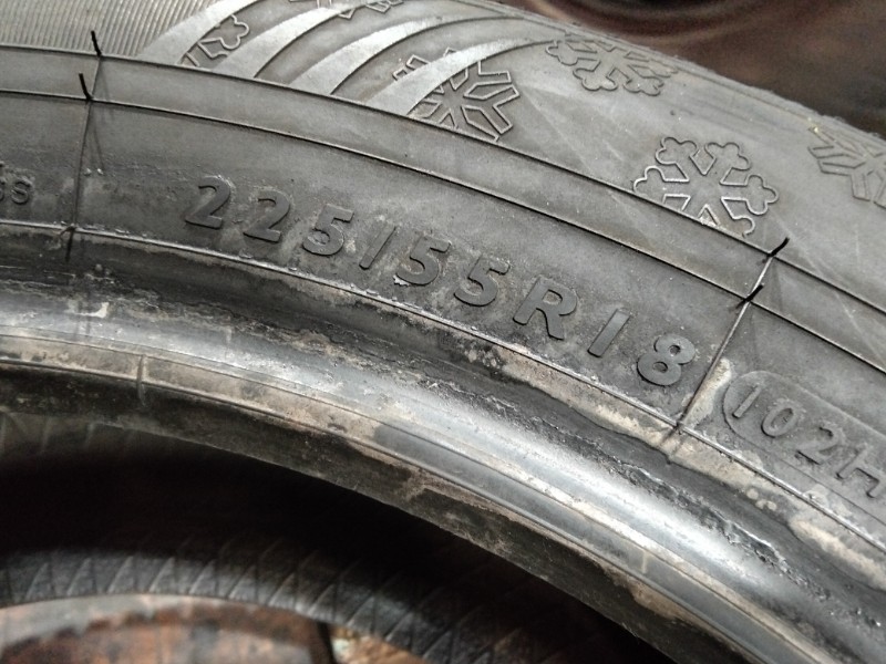 4 Gomme usate 225 55 18 Pneumatici Invernali DUNLOP 4 Gomme usate 225 55 18 Pneumatici Invernali DUNLOP