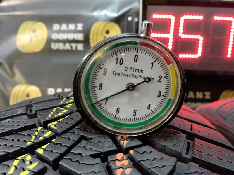 4 Gomme usate 195 55 16 Pneumatici Invernali GOODYEAR 4 Gomme usate 195 55 16 Pneumatici Invernali GOODYEAR
