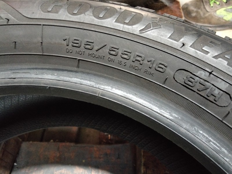 4 Gomme usate 195 55 16 Pneumatici Invernali GOODYEAR 4 Gomme usate 195 55 16 Pneumatici Invernali GOODYEAR