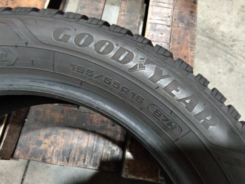 4 Gomme usate 195 55 16 Pneumatici Invernali GOODYEAR 4 Gomme usate 195 55 16 Pneumatici Invernali GOODYEAR