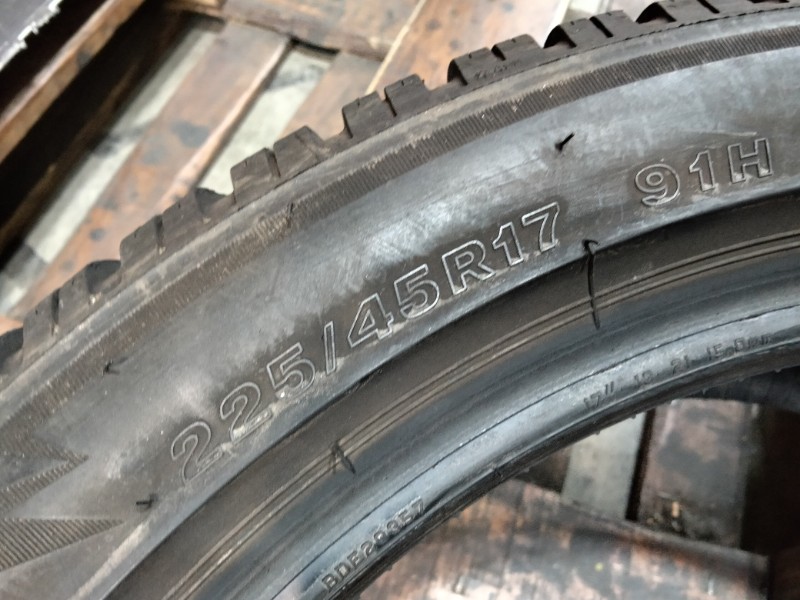 4 Gomme usate 225 45 17 Pneumatici Invernali BRIDGESTONE 4 Gomme usate 225 45 17 Pneumatici Invernali BRIDGESTONE