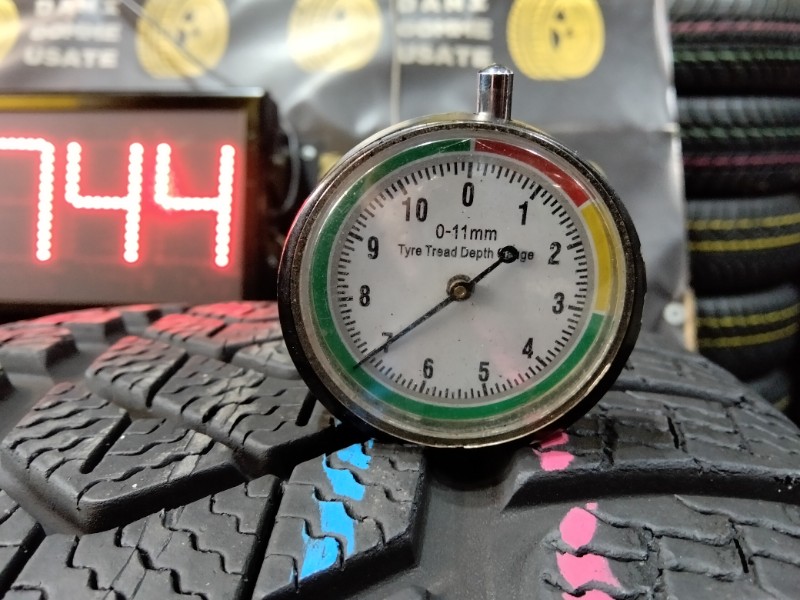 2 Gomme usate 255 35 19 e 2 Gomme usate Pneumatici Invernali PIRELLI 2 Gomme usate 255 35 19 e 2 Gomme usate Pneumatici Invernali PIRELLI