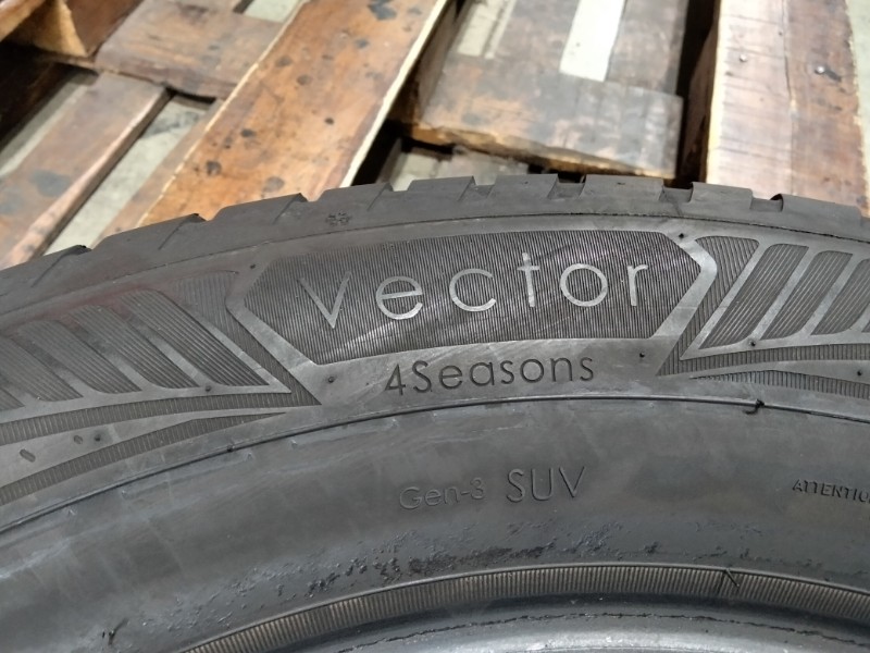 4 Gomme usate 215 65 17 Pneumatici 4 Stagioni GOODYEAR 4 Gomme usate 215 65 17 Pneumatici 4 Stagioni GOODYEAR
