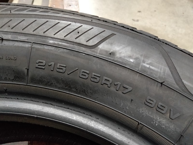 4 Gomme usate 215 65 17 Pneumatici 4 Stagioni GOODYEAR 4 Gomme usate 215 65 17 Pneumatici 4 Stagioni GOODYEAR