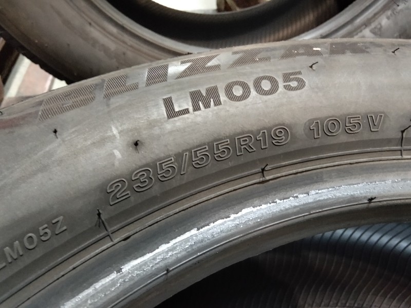 4 Gomme usate 235 55 19 Pneumatici Invernali BRIDGESTONE 4 Gomme usate 235 55 19 Pneumatici Invernali BRIDGESTONE