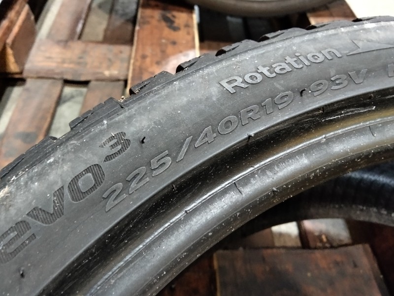 2 Gomme usate 225 40 19 e 2 Gomme usate 255 35 19 Pneumatici Invernali HANKOOK 2 Gomme usate 225 40 19 e 2 Gomme usate 255 35 19 Pneumatici Invernali HANKOOK