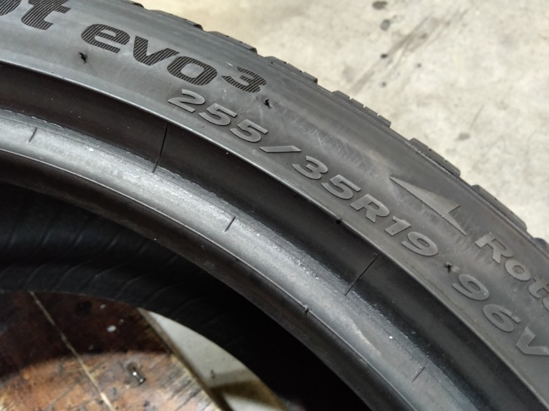 2 Gomme usate 225 40 19 e 2 Gomme usate 255 35 19 Pneumatici Invernali HANKOOK 2 Gomme usate 225 40 19 e 2 Gomme usate 255 35 19 Pneumatici Invernali HANKOOK