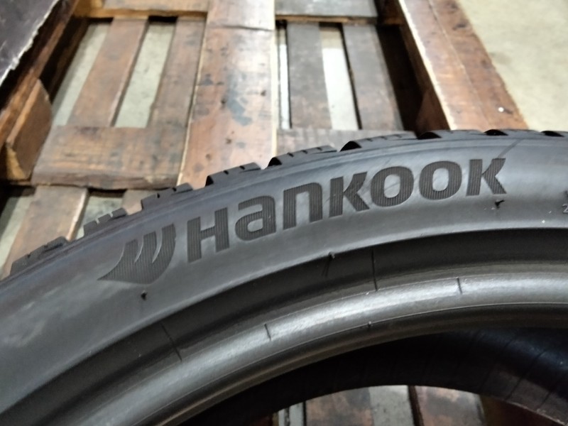 2 Gomme usate 225 40 19 e 2 Gomme usate 255 35 19 Pneumatici Invernali HANKOOK 2 Gomme usate 225 40 19 e 2 Gomme usate 255 35 19 Pneumatici Invernali HANKOOK