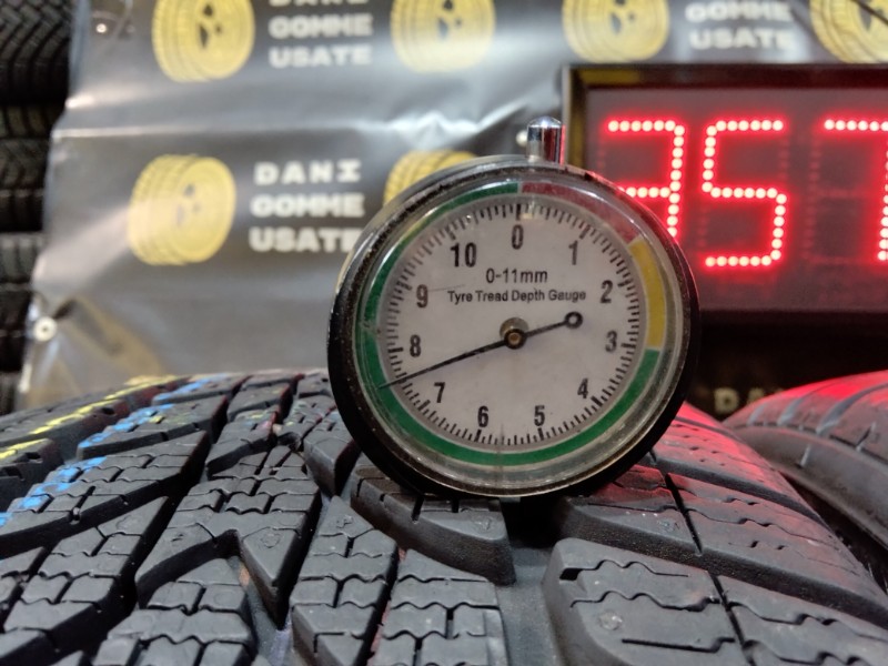 4 Gomme usate 205 45 17 Pneumatici Invernali DUNLOP 4 Gomme usate 205 45 17 Pneumatici Invernali DUNLOP